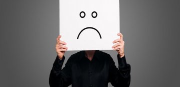 Ölkəsindən, evindən, işindən narazı adamlar