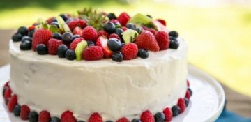 Meyvəli, kəsmikli tort resepti